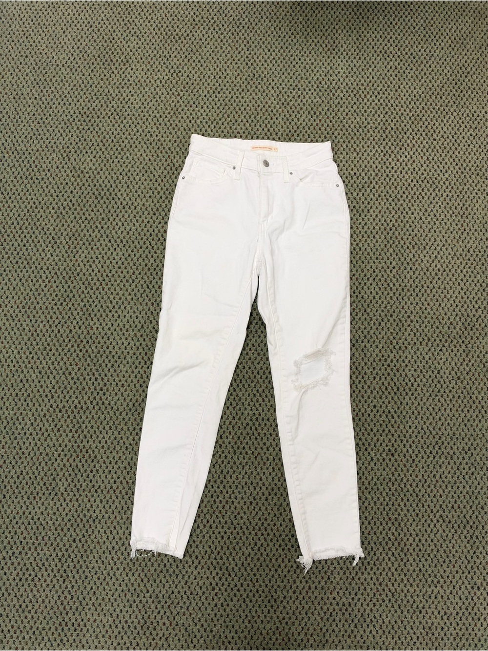 Levi’s White High-Rise Distressed Women’s Jeans